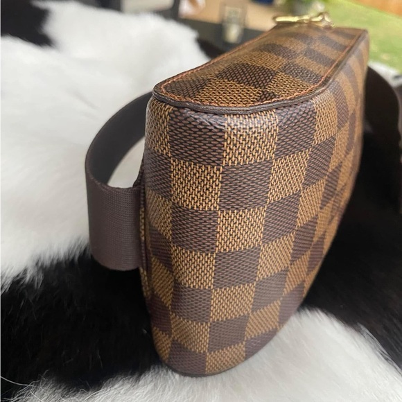 Louis Vuitton Geronimo bumbag - Picture 10 of 14